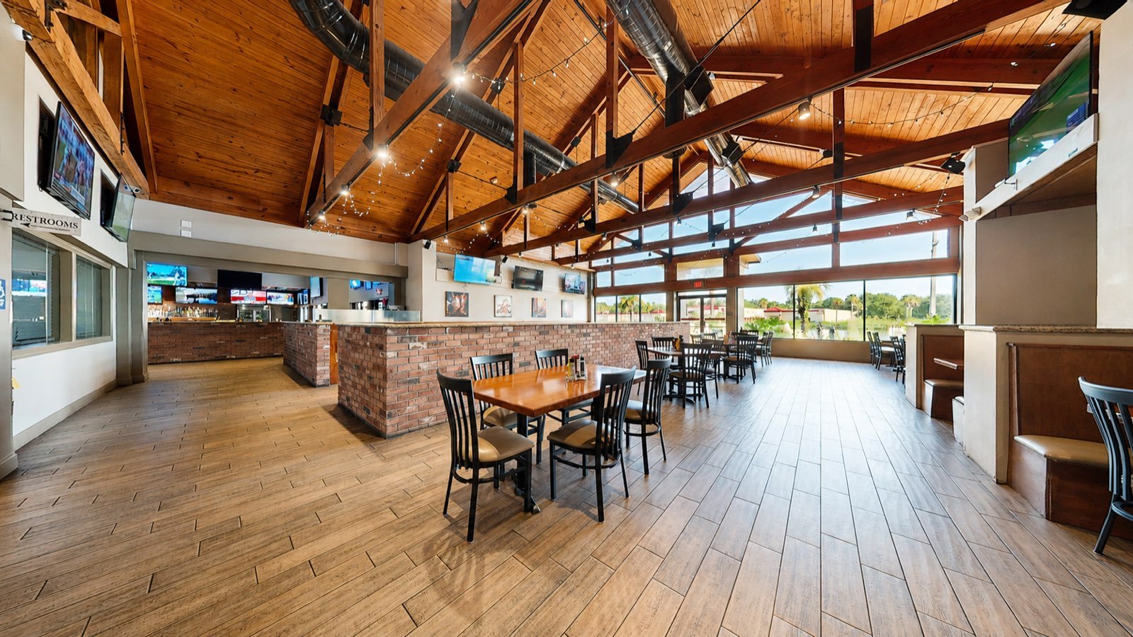 The Half Wall — New Smyrna Beach dining room